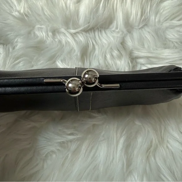 Coach RARE Kisslock Y2K Black Leather Clutch Wristlet - Picture 9 of 16